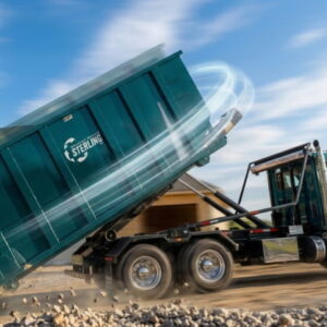 Camion de Recyclage Sterling livrant un conteneur de chantier pour un projet de rénovation rapide